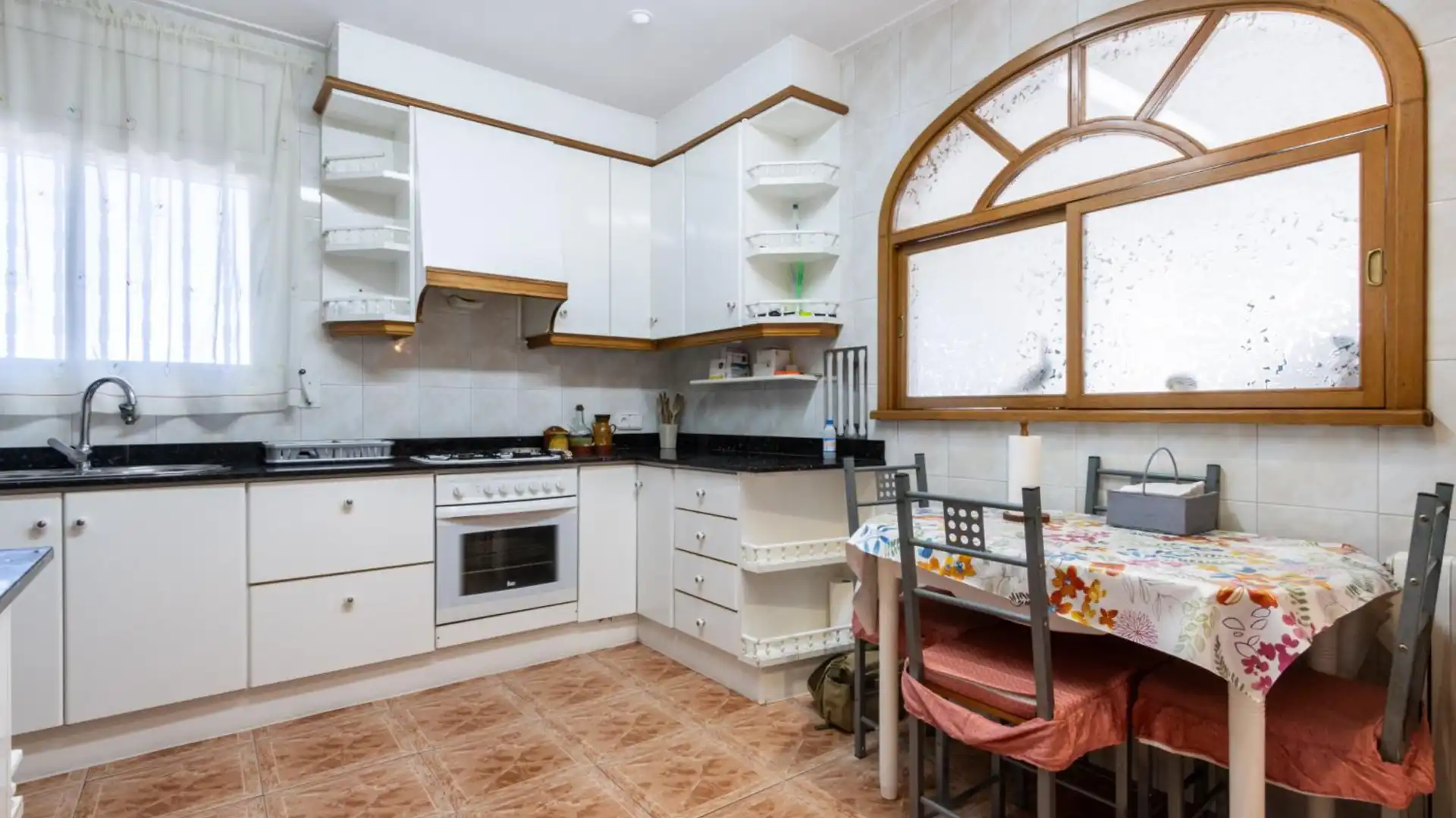 Kitchen of Houses for sale in Terrassa  with Air Conditioner, Heating and Terrace