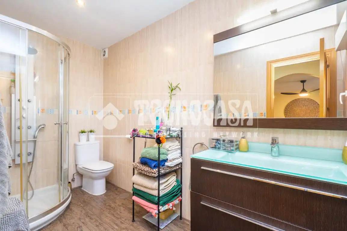 Badezimmer von Wohnung zum Verkauf in Colmenar Viejo mit Klimaanlage, Heizung und Balkon