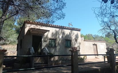 Vista exterior de Finca rústica en venda en Riudecols amb Piscina