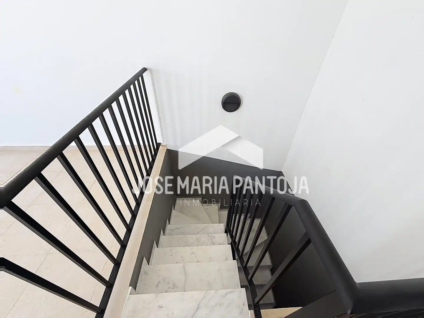 Flat for sale in Arcos de la Frontera  with Air Conditioner, Heating and Storage room