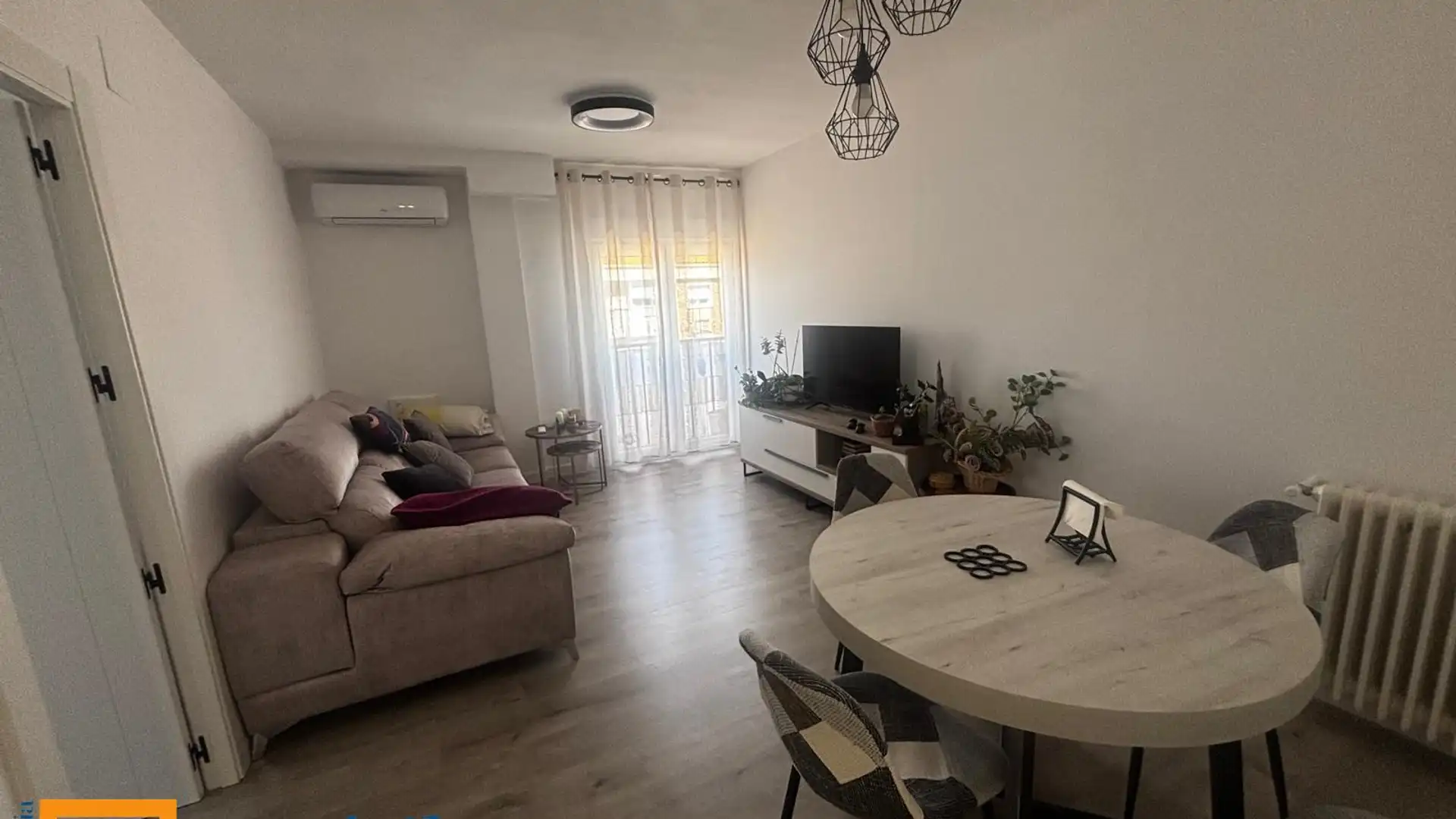 Living room of Flat for sale in Salamanca Capital  with Heating and Balcony