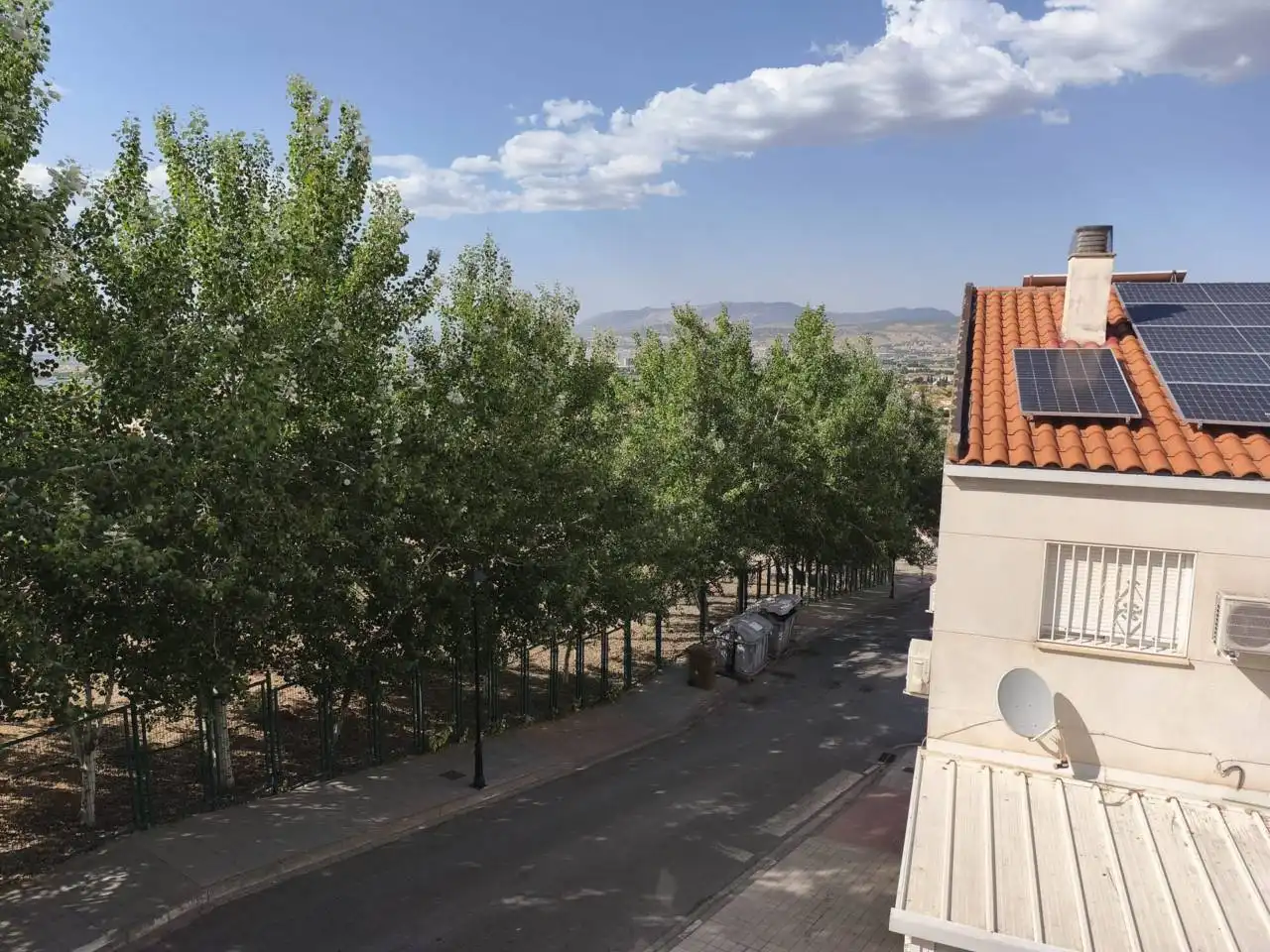 Vista exterior de Casa o chalet en venta en Ogíjares con Aire acondicionado