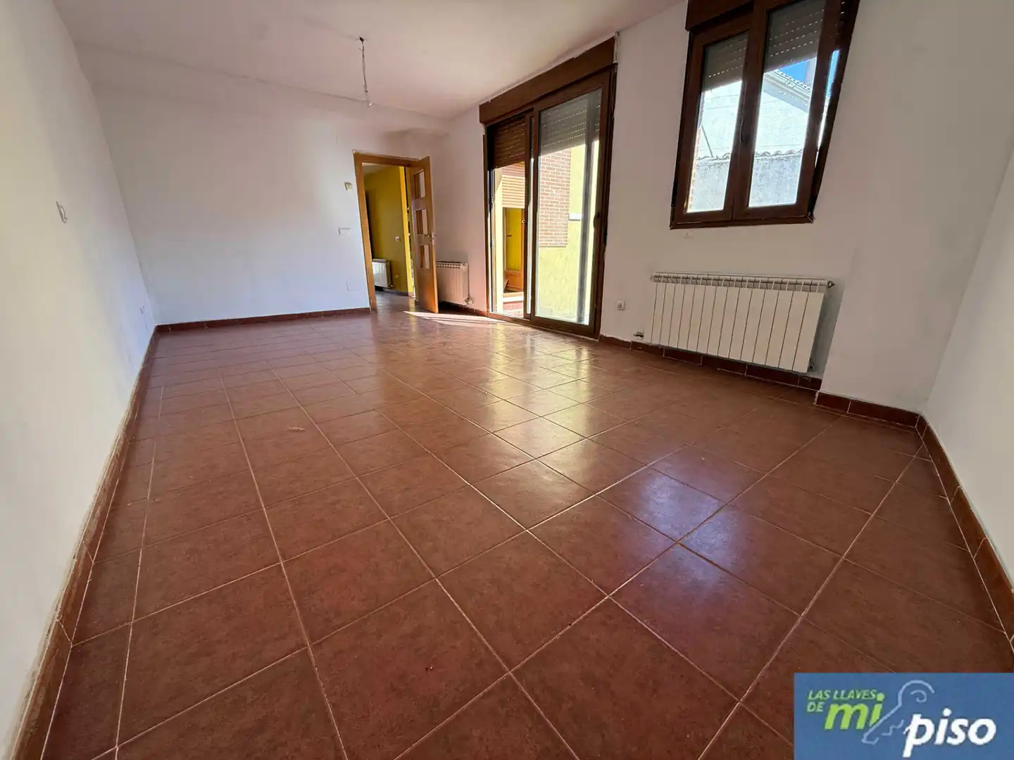 Sala d'estar de Casa adosada en venda en Corcos amb Calefacció, Jardí privat i Parquet