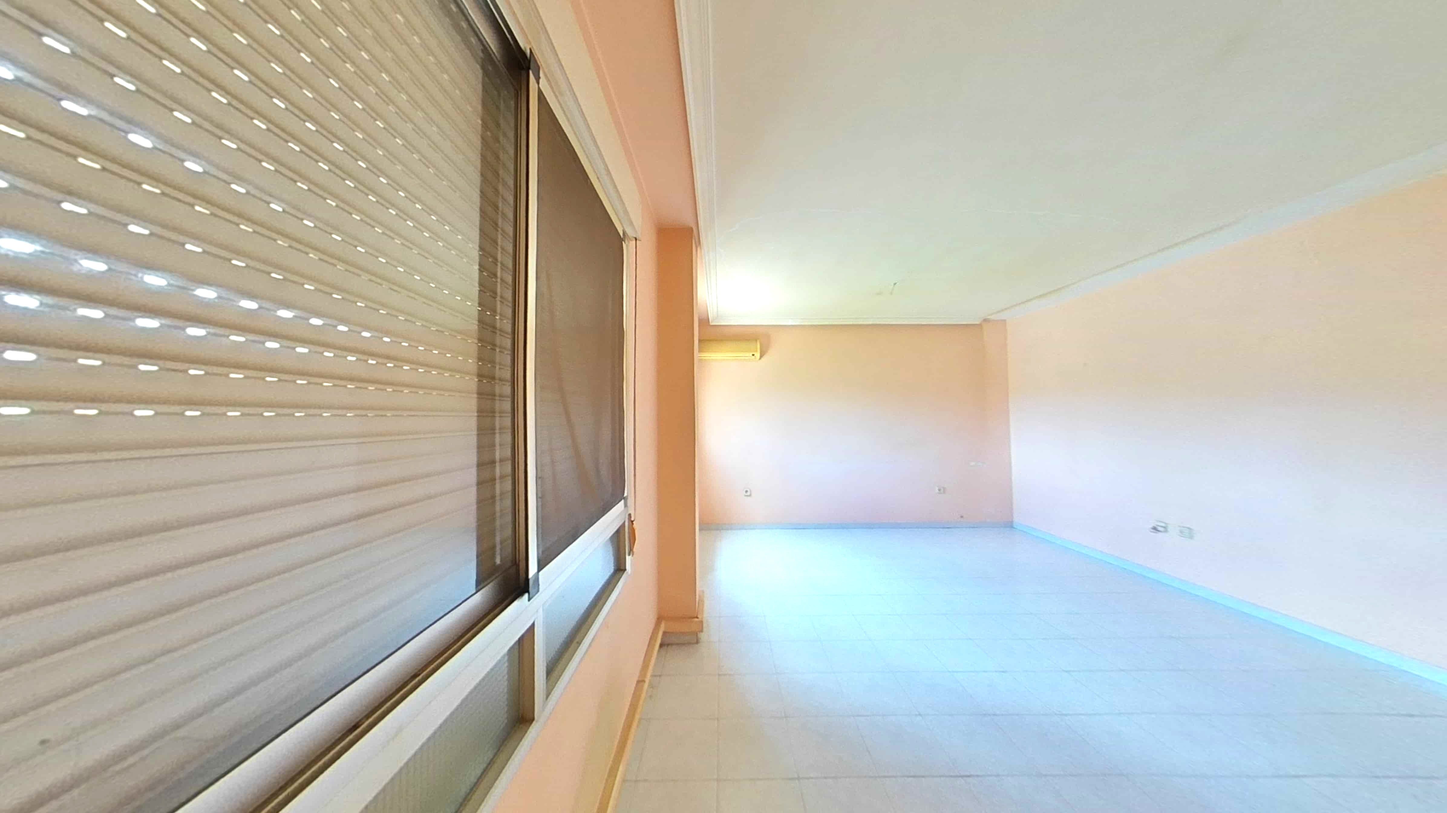 Apartment for sale in Plasencia  with Air Conditioner