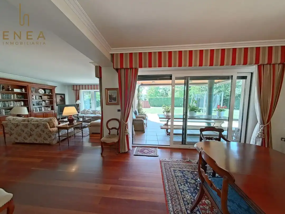 Sala de estar de Casa o chalet en venta en Vitoria - Gasteiz con Calefacción, Jardín privado y Trastero