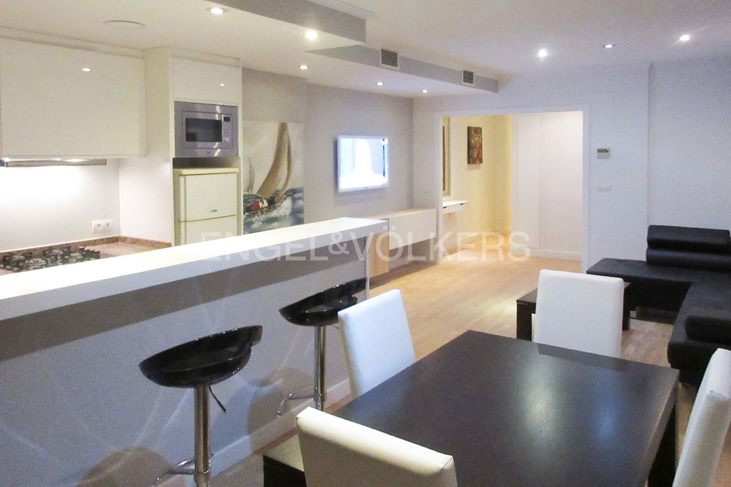Cuina de Apartament de lloguer en  Valencia Capital amb Aire condicionat, Calefacció i Moblat