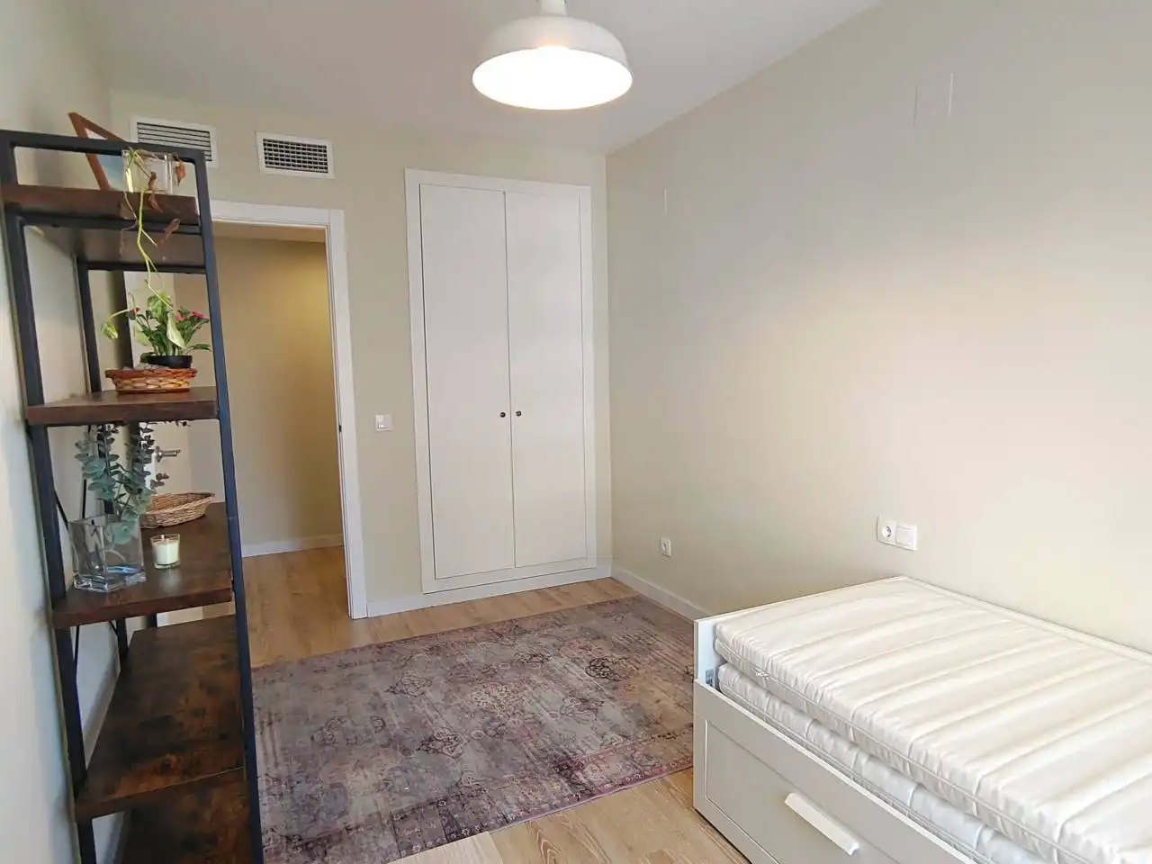 Habitación de Piso de alquiler en Valencia con Aire acondicionado, Calefacción y Balcón