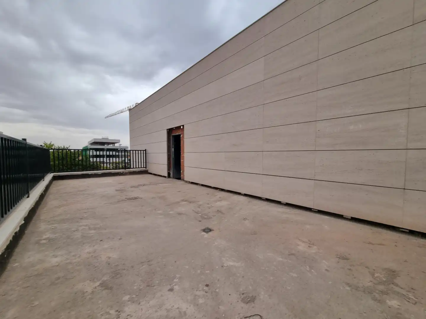 Vista exterior de Local en venta en San Sebastián de los Reyes