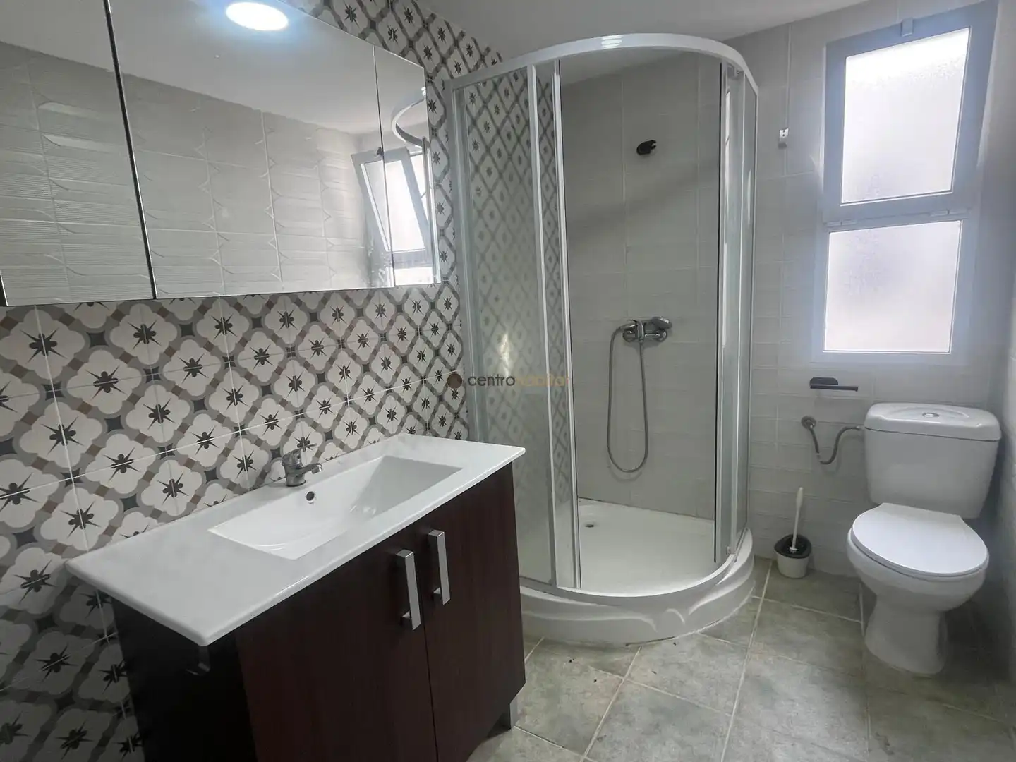 Baño de Piso de alquiler en Monóvar  / Monòver con Amueblado y Balcón