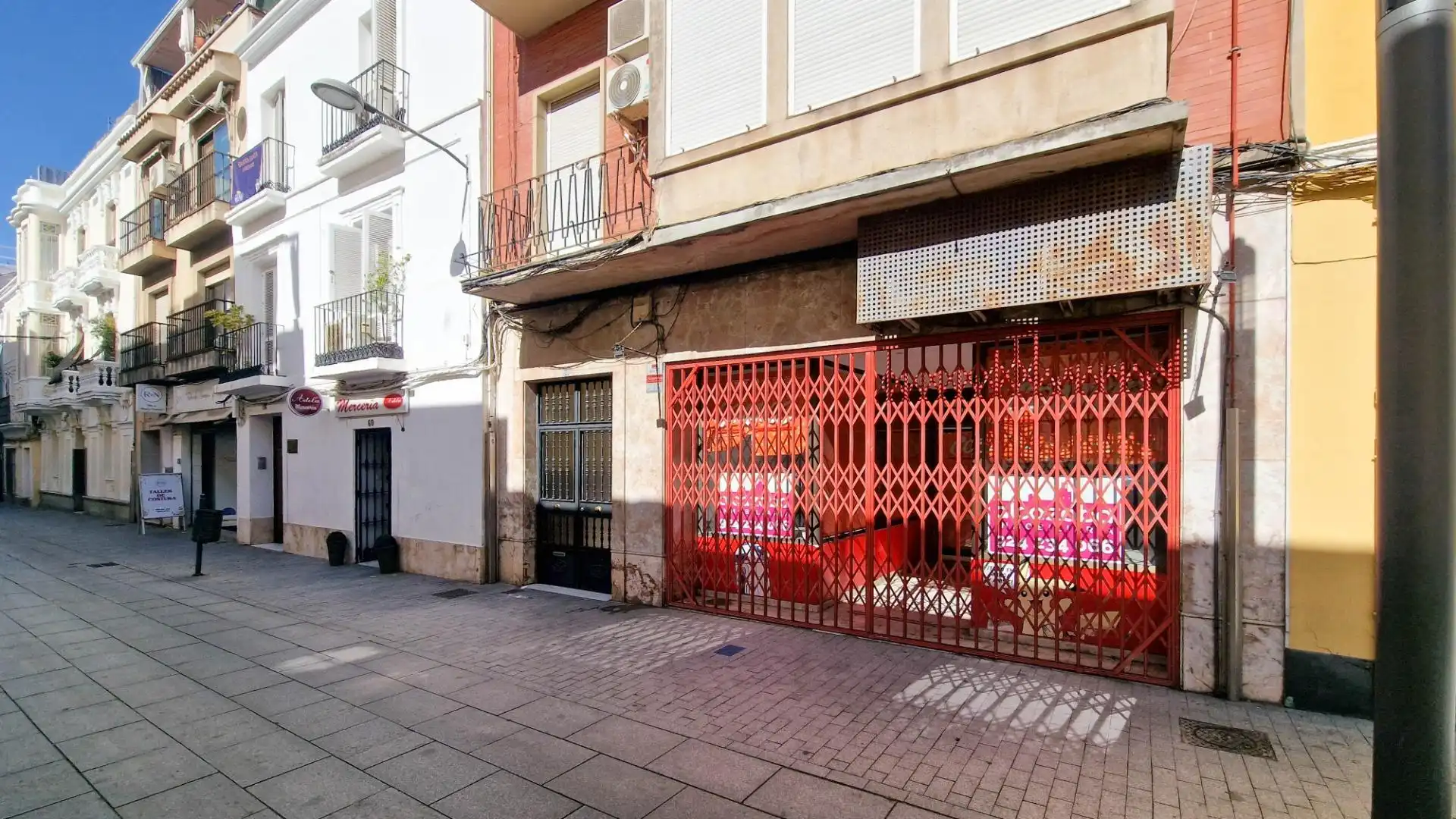 Vista exterior de Local en venda en Badajoz