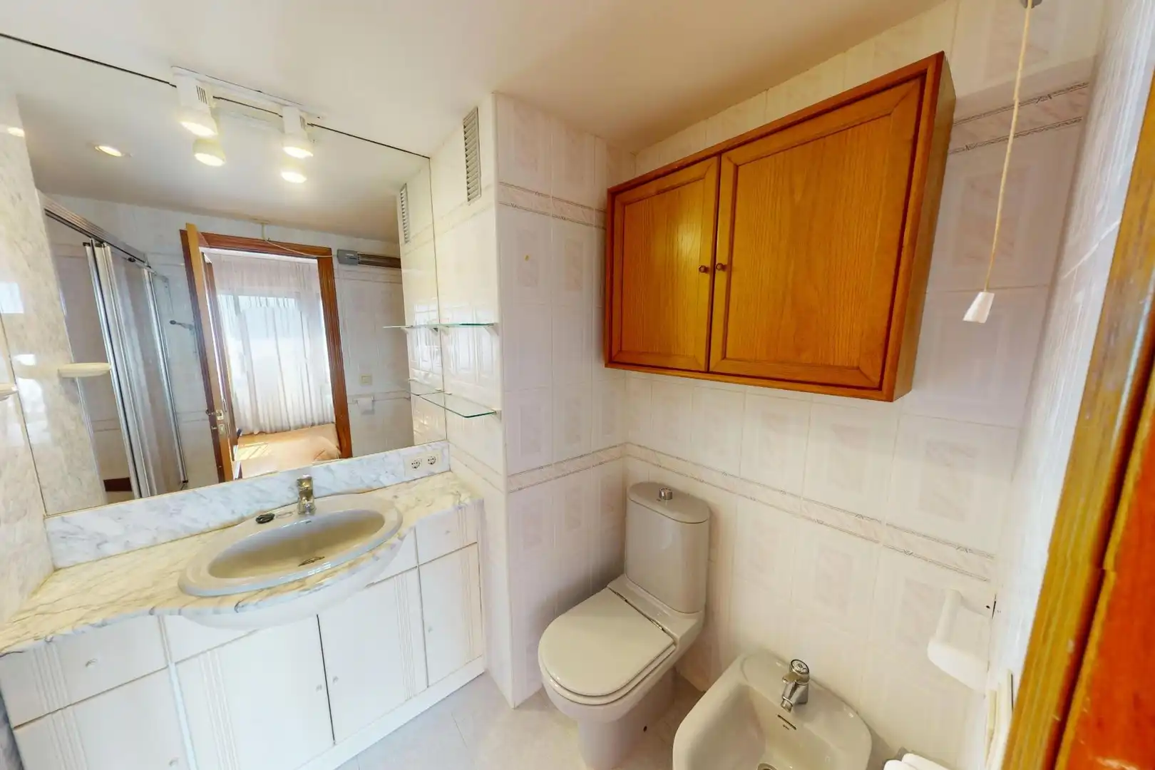 Baño de Piso de alquiler en Valencia con Aire acondicionado, Parquet y Amueblado