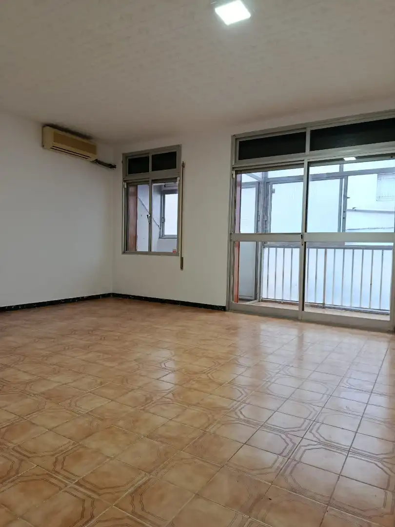 Sala d'estar de Pis en venda en Badalona amb Aire condicionat, Calefacció i Balcó