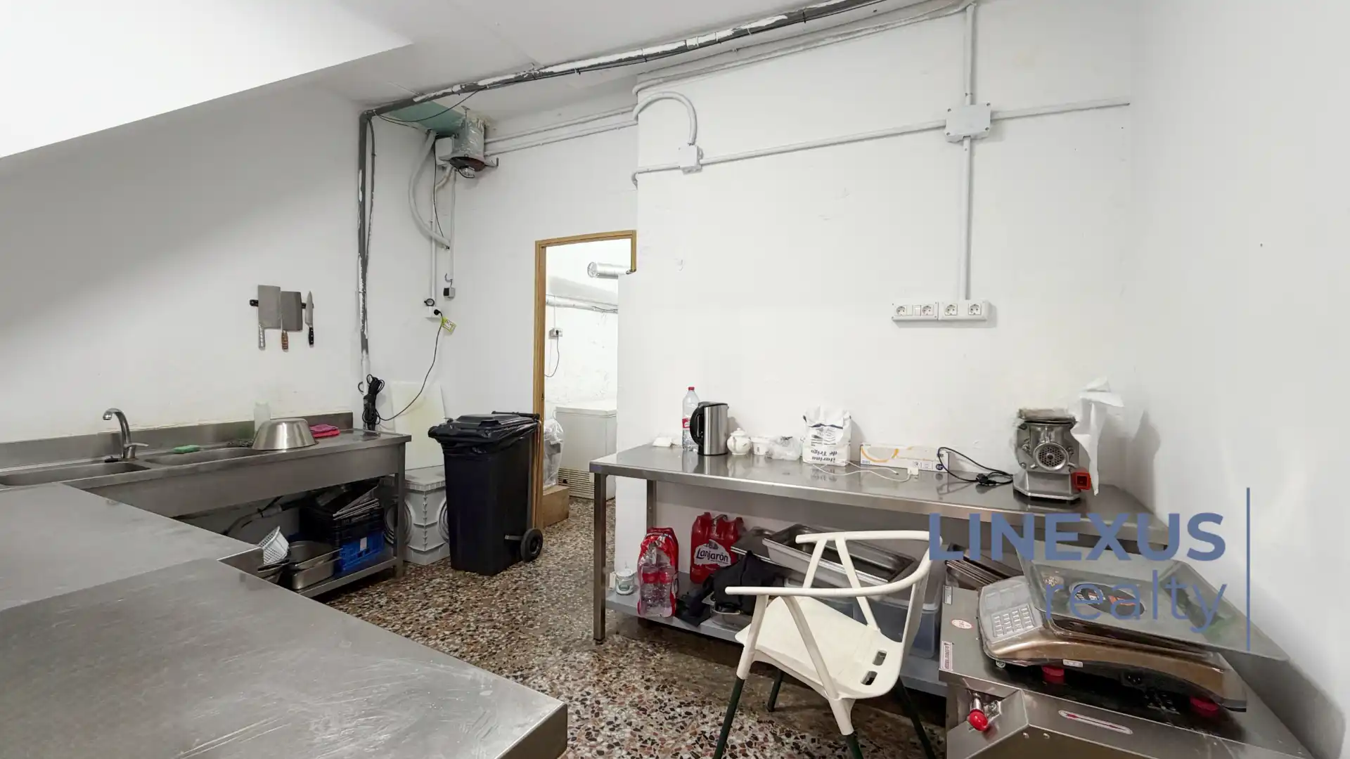 Kitchen of Commercial properties for transfer in Las Palmas de Gran Canaria  with Terrace, Furnished and Internet