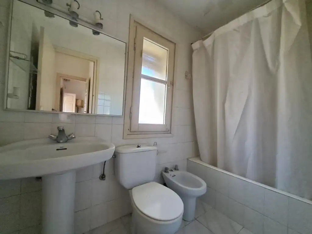 Baño de Casa o chalet en venta en Alcañiz con Calefacción, Jardín privado y Amueblado