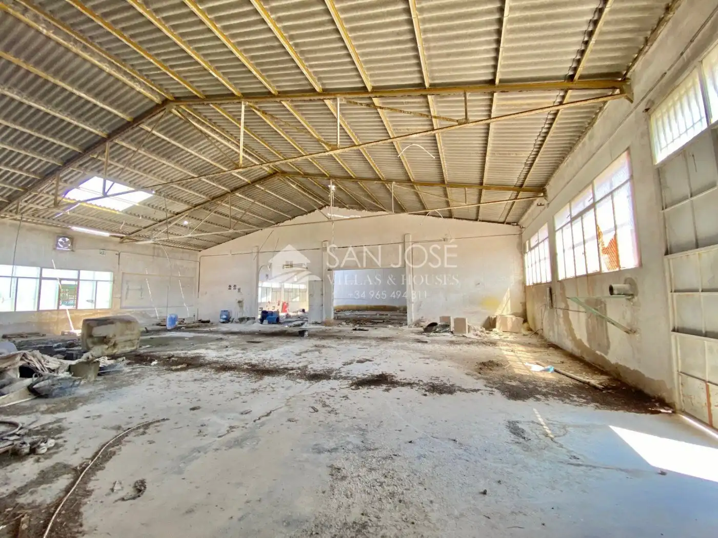 Nau industrial en venda en Aspe