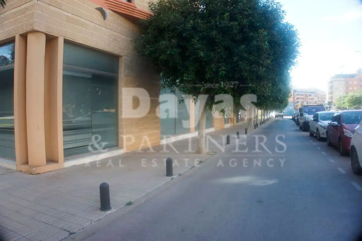 Business premises to rent in Principe de Asturias 4, imagen 2