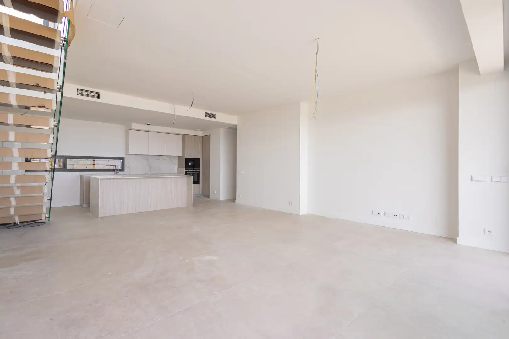 Sala d'estar de Àtic en venda en Benahavís amb Aire condicionat, Calefacció i Terrassa
