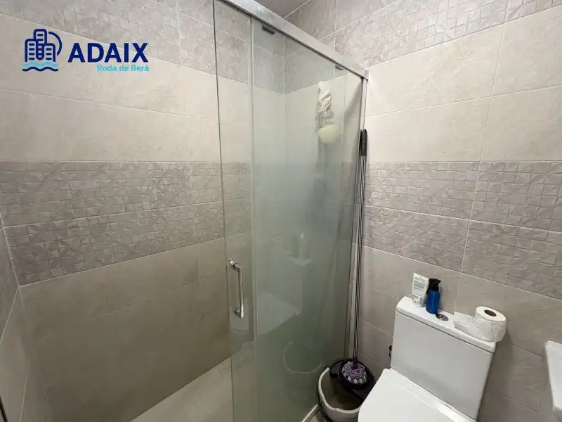 Bathroom of Flat for sale in Roda de Berà  with Terrace and Oven