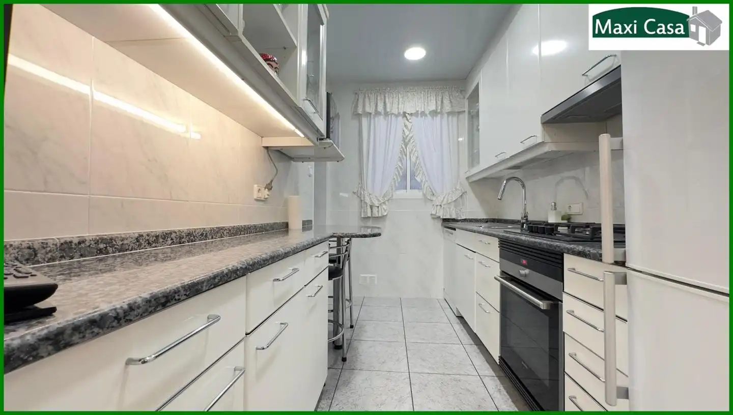 Cocina de Piso en venta en Barcelona con Aire acondicionado, Calefacción y Balcón
