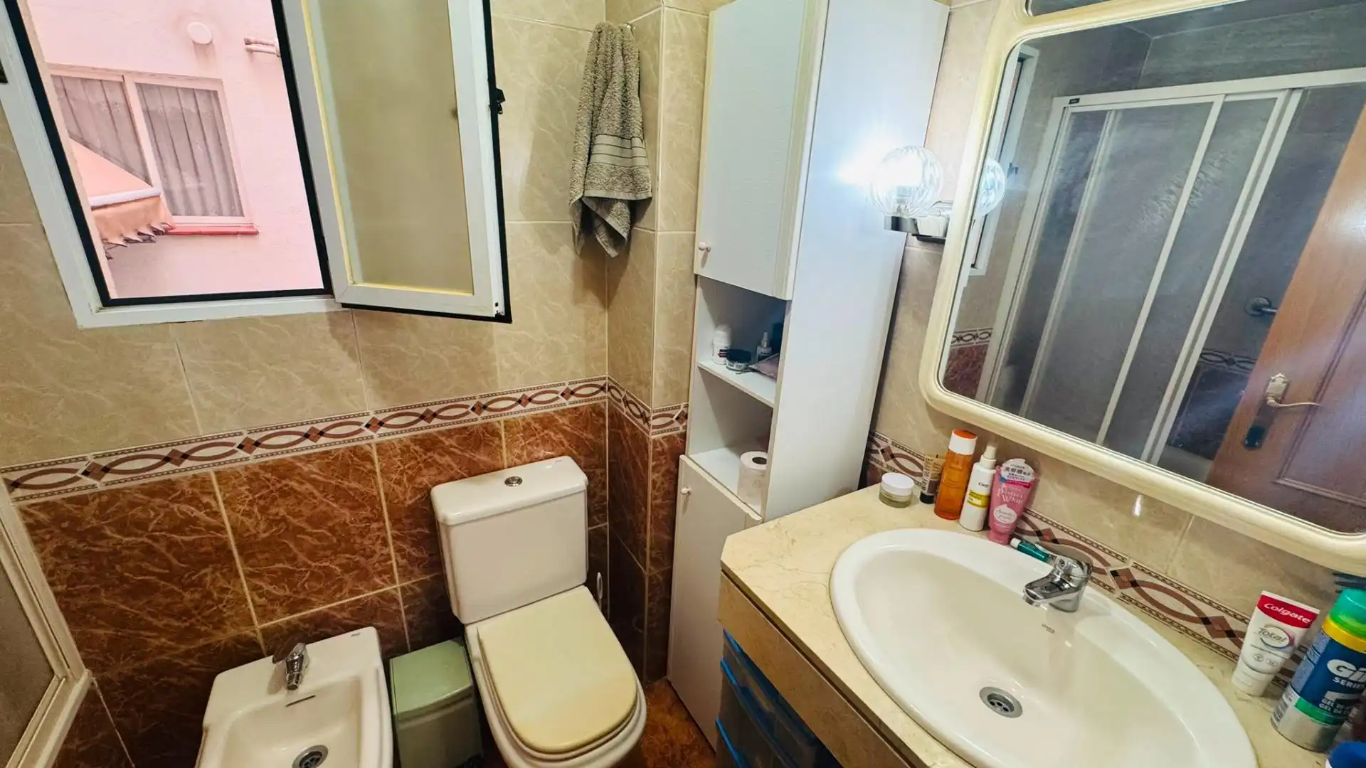 Baño de Piso de alquiler en Valencia con Aire acondicionado, Calefacción y Jardín privado