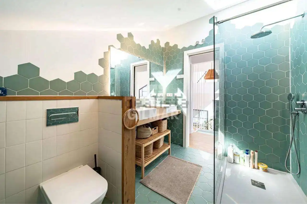 Bathroom of Office for sale in Madrid  with Heating