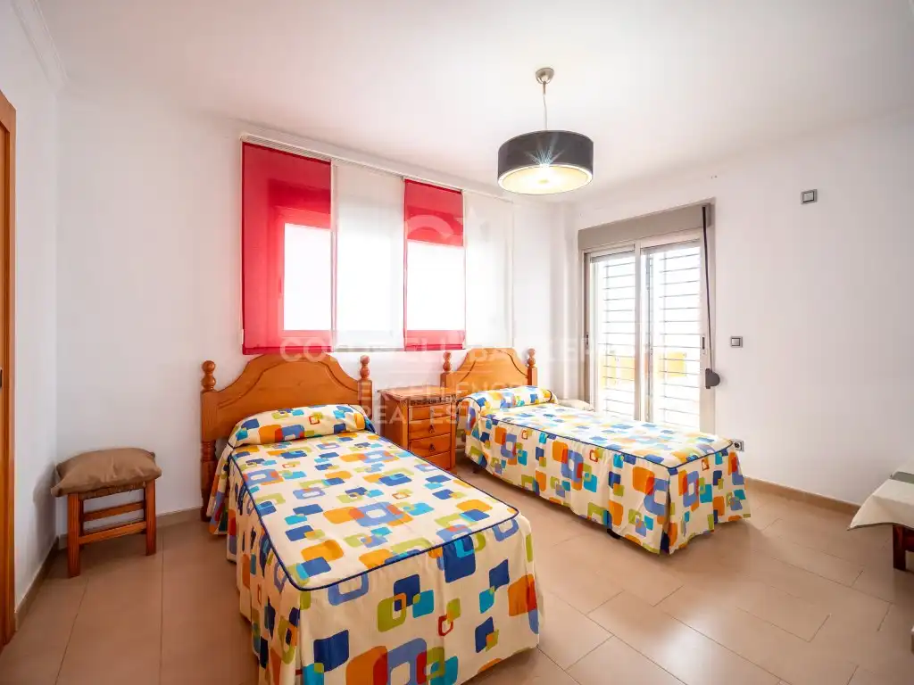 Bedroom of Houses for sale in Oliva  with Air Conditioner, Terrace and Swimming Pool