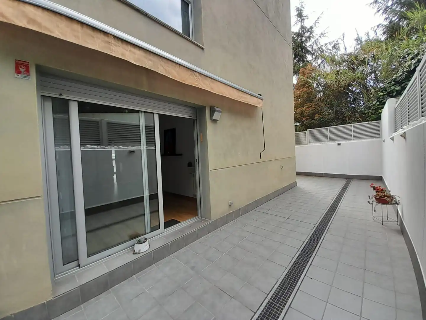 Vista exterior de Pis en venda en Arenys de Mar amb Aire condicionat, Calefacció i Jardí privat