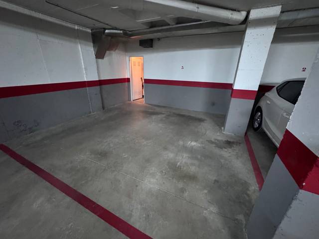Garaje en Venta en Calle de la Leona en Las Cruces