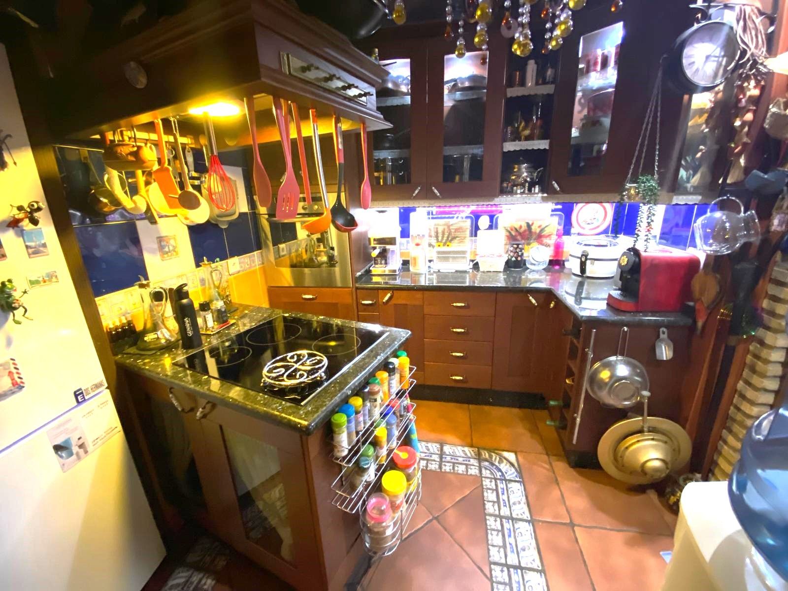 Cuina de Casa o xalet en venda en Dos Hermanas amb Aire condicionat, Jardí privat i Terrassa