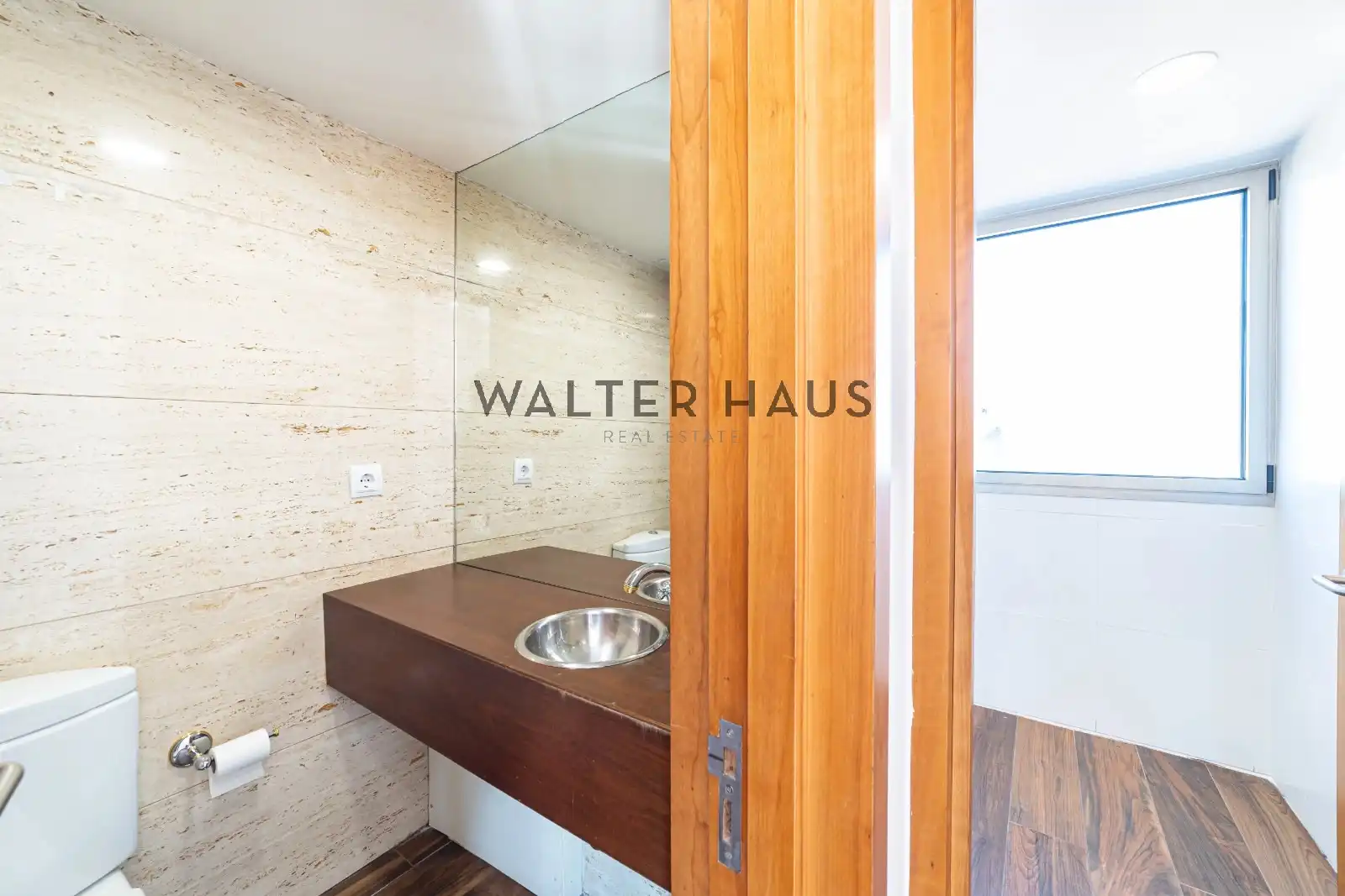 Baño de Piso en venta en Madrid con Aire acondicionado, Calefacción y Jardín privado