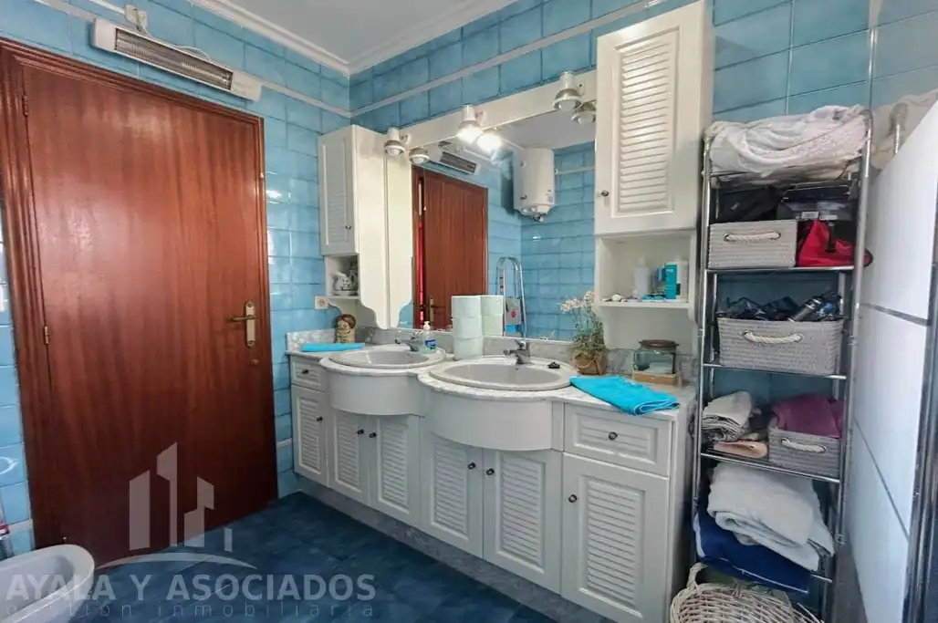 Casa adosada en venta en La Magdalena - Molinos Marfagones