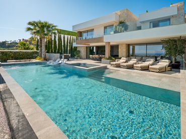Casa con balcón en venta en La Quinta