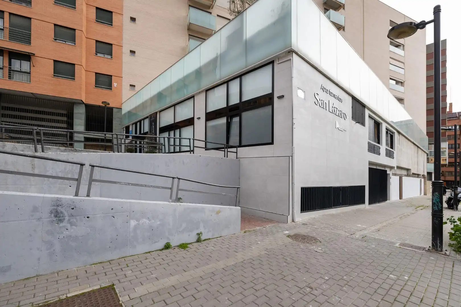 Vista exterior de Pis en venda en Granada amb Aire condicionat, Calefacció i Moblat