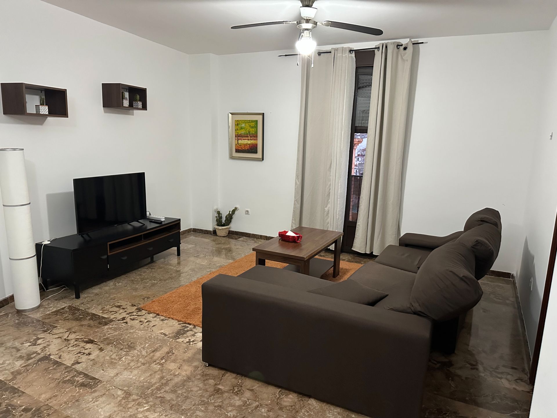 Flat for rent in Calle La Fuente