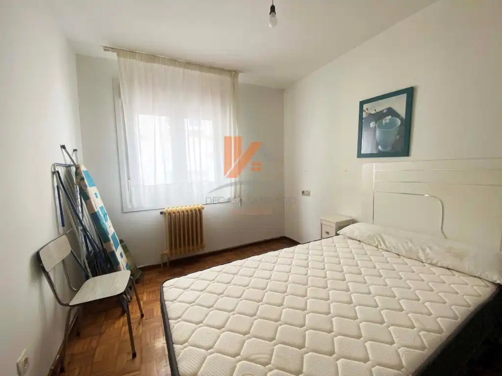 Habitación de Apartamento en venta en Santiago de Compostela 