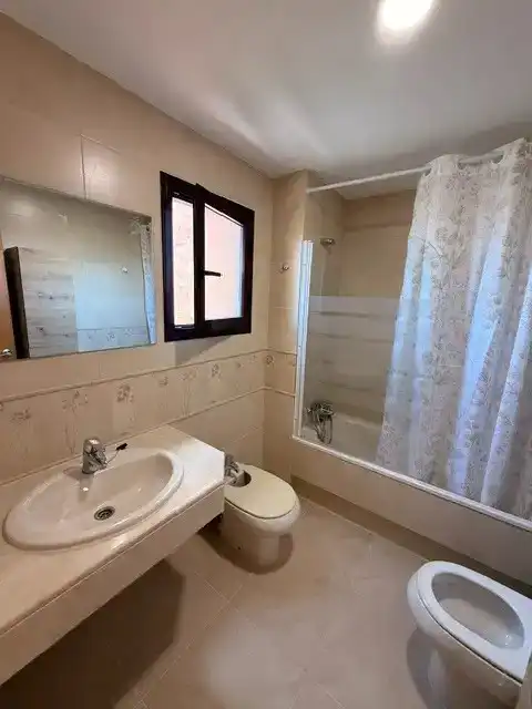 Baño de Ático de alquiler en Yebes con Aire acondicionado, Calefacción y Amueblado