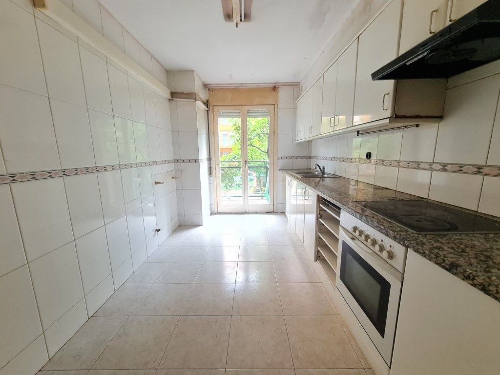 Kitchen of Flat for sale in Salt