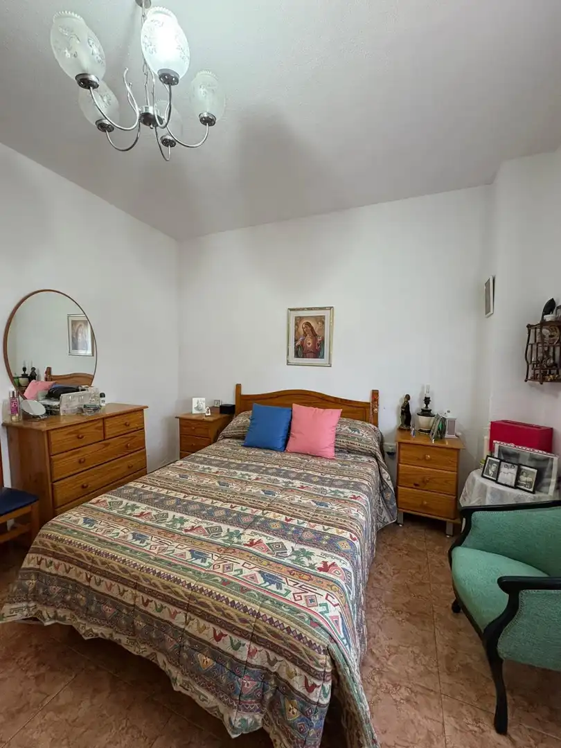 Habitación de Casa o chalet en venta en Castellón de la Plana / Castelló de la Plana con Jardín privado y Piscina comunitaria