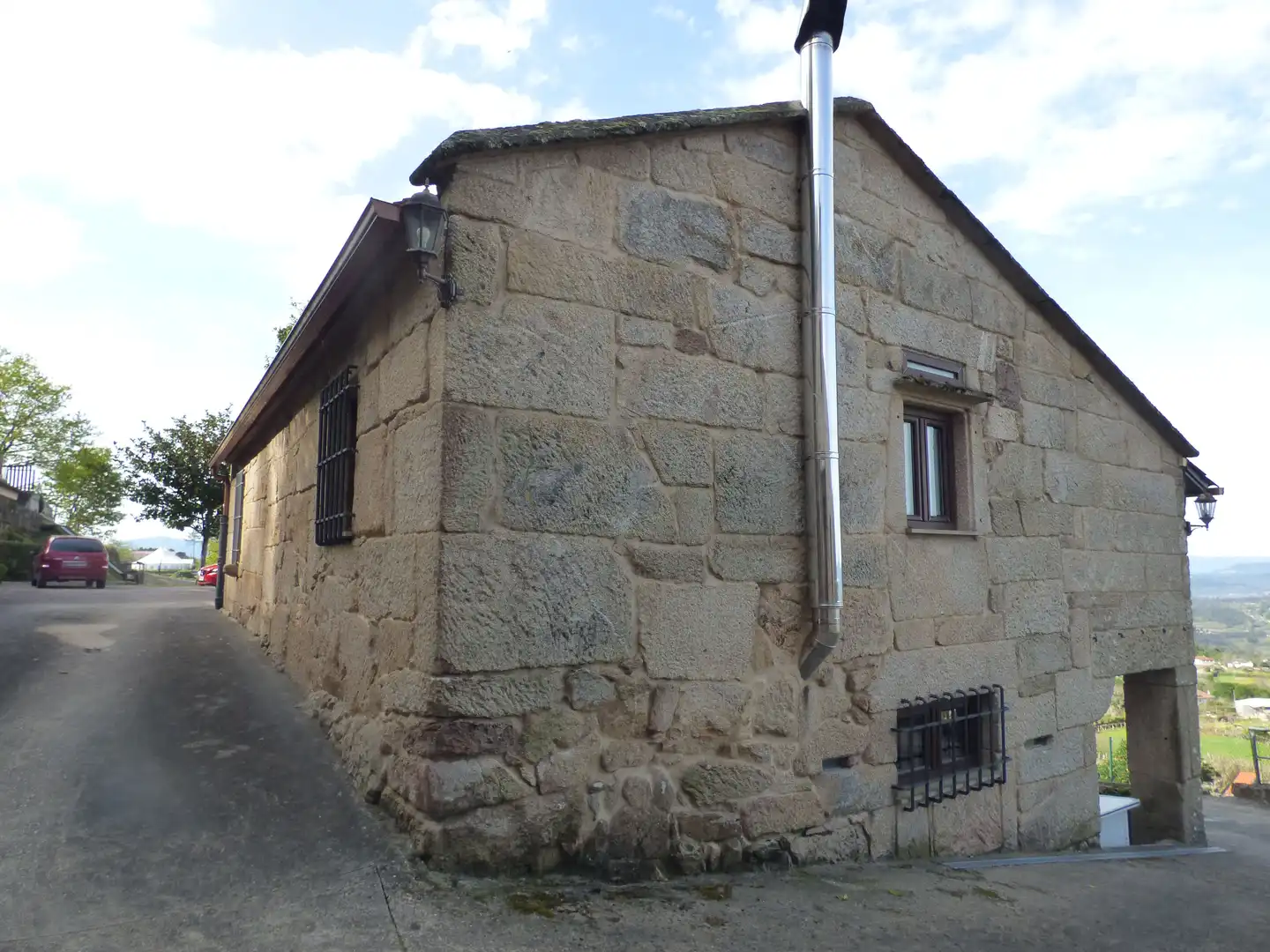 Außenansicht von Haus oder Chalet zum Verkauf in As Neves   mit Privatgarten, Terrasse und Ofen