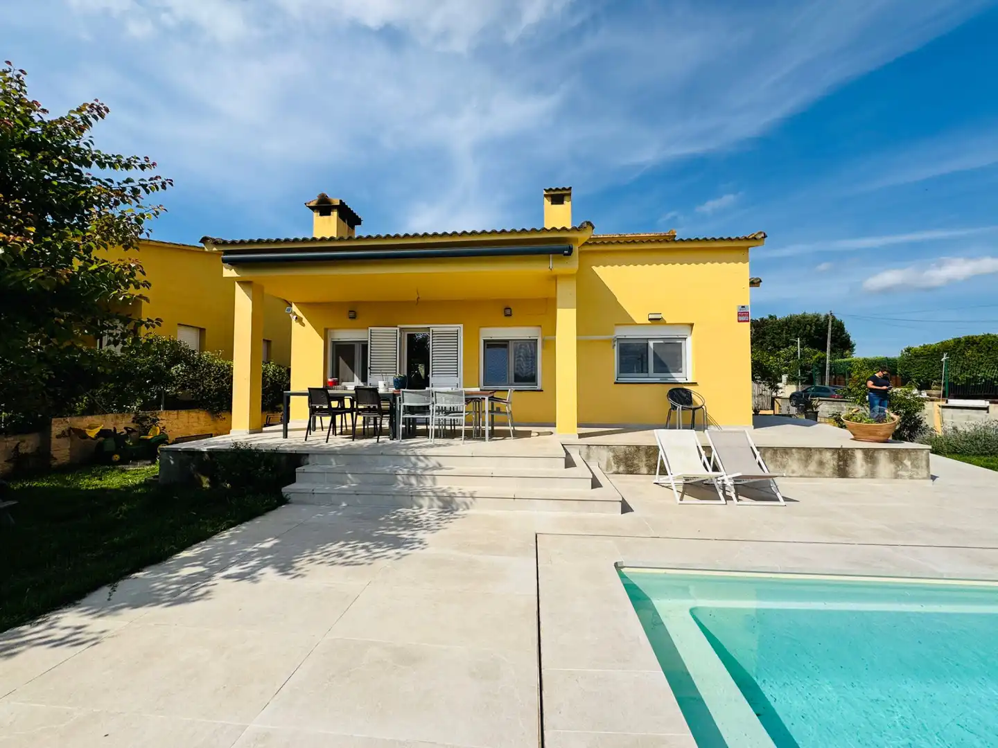Vista exterior de Casa o xalet en venda en Bàscara amb Aire condicionat, Jardí privat i Terrassa