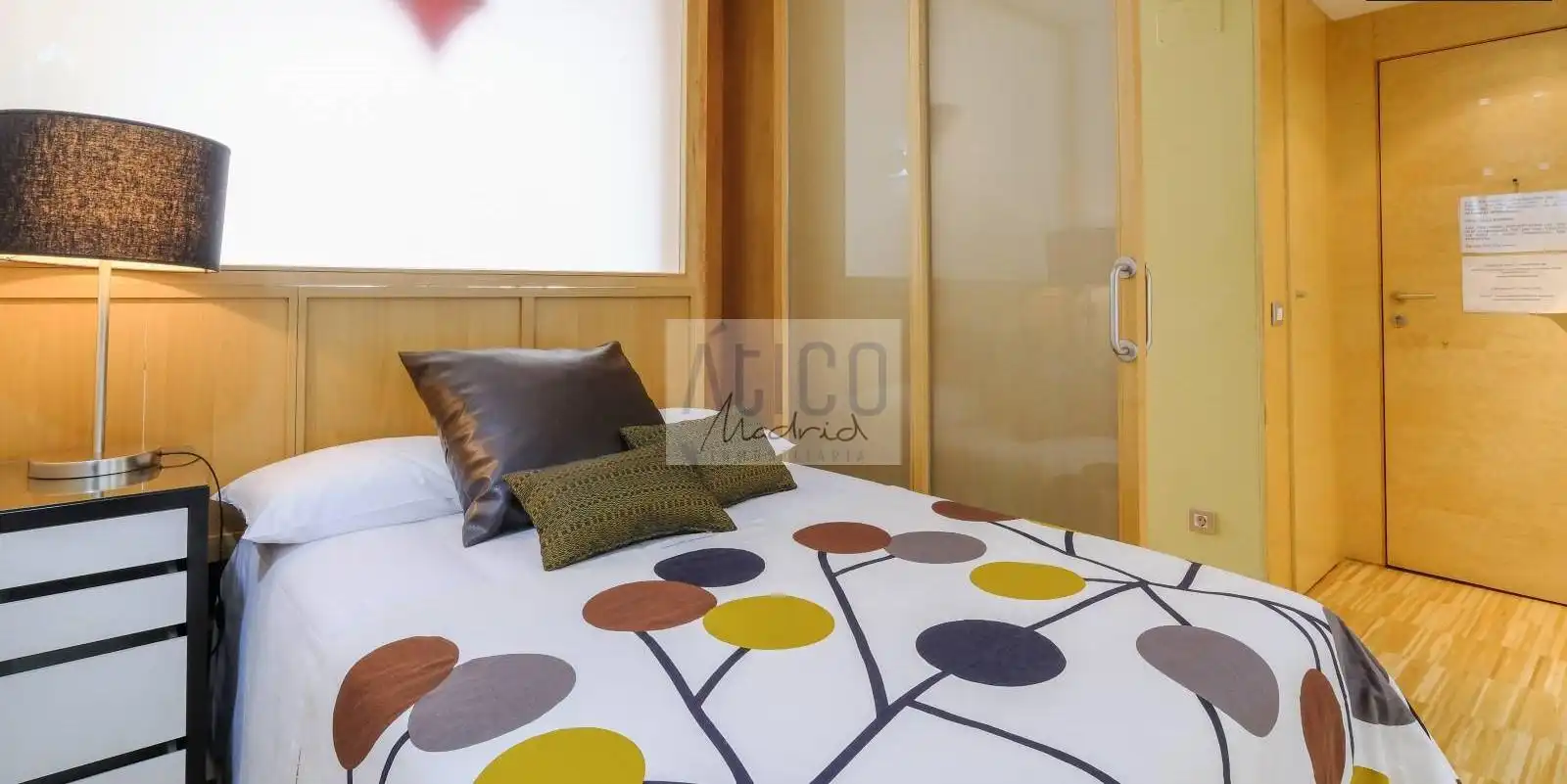 Dormitori de Apartament de lloguer en Madrid amb Aire condicionat, Calefacció i Terrassa