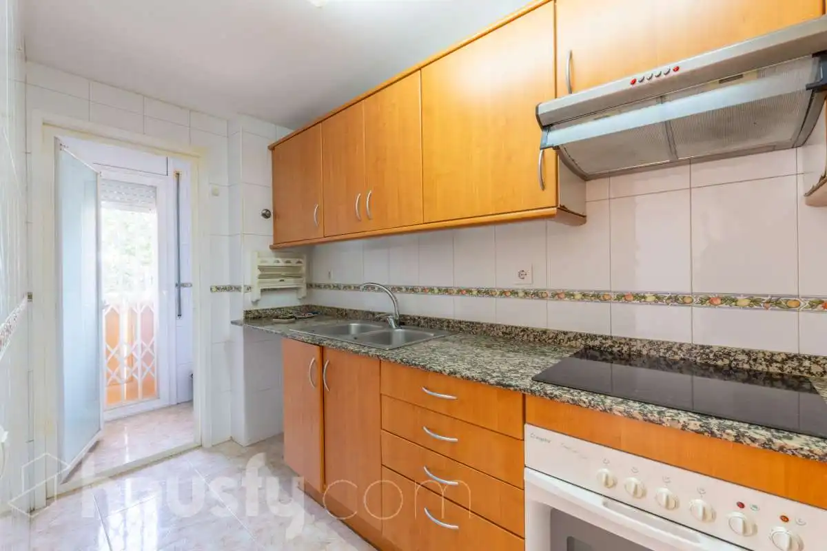 Cuina de Pis en venda en Vilafranca del Penedès amb Aire condicionat, Calefacció i Balcó