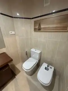 Badezimmer von Wohnungen zur Miete in León Capital  mit Heizung, Parkett und Terrasse