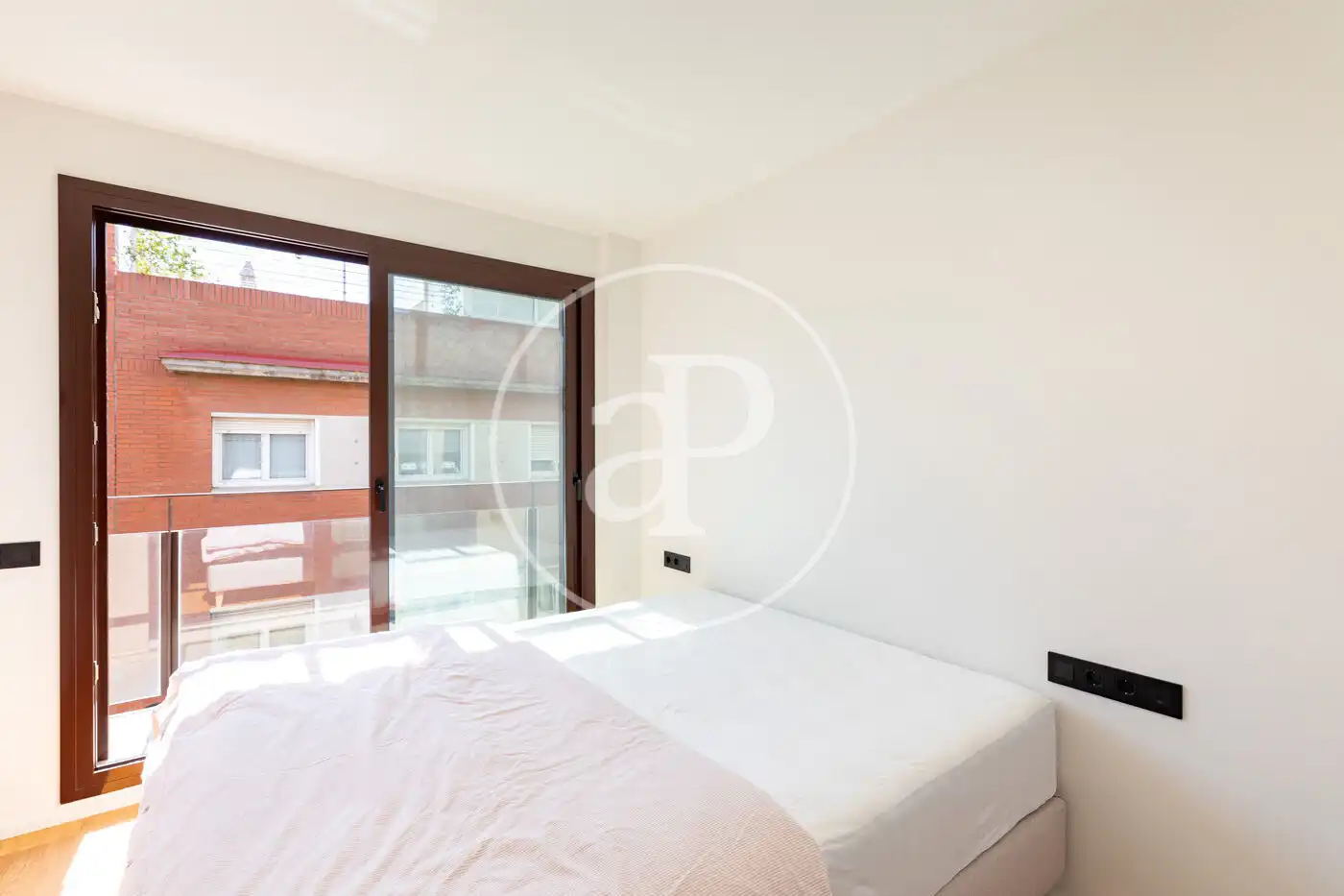 Schlafzimmer von Wohnung zum Verkauf in Barcelona mit Klimaanlage, Heizung und Terrasse