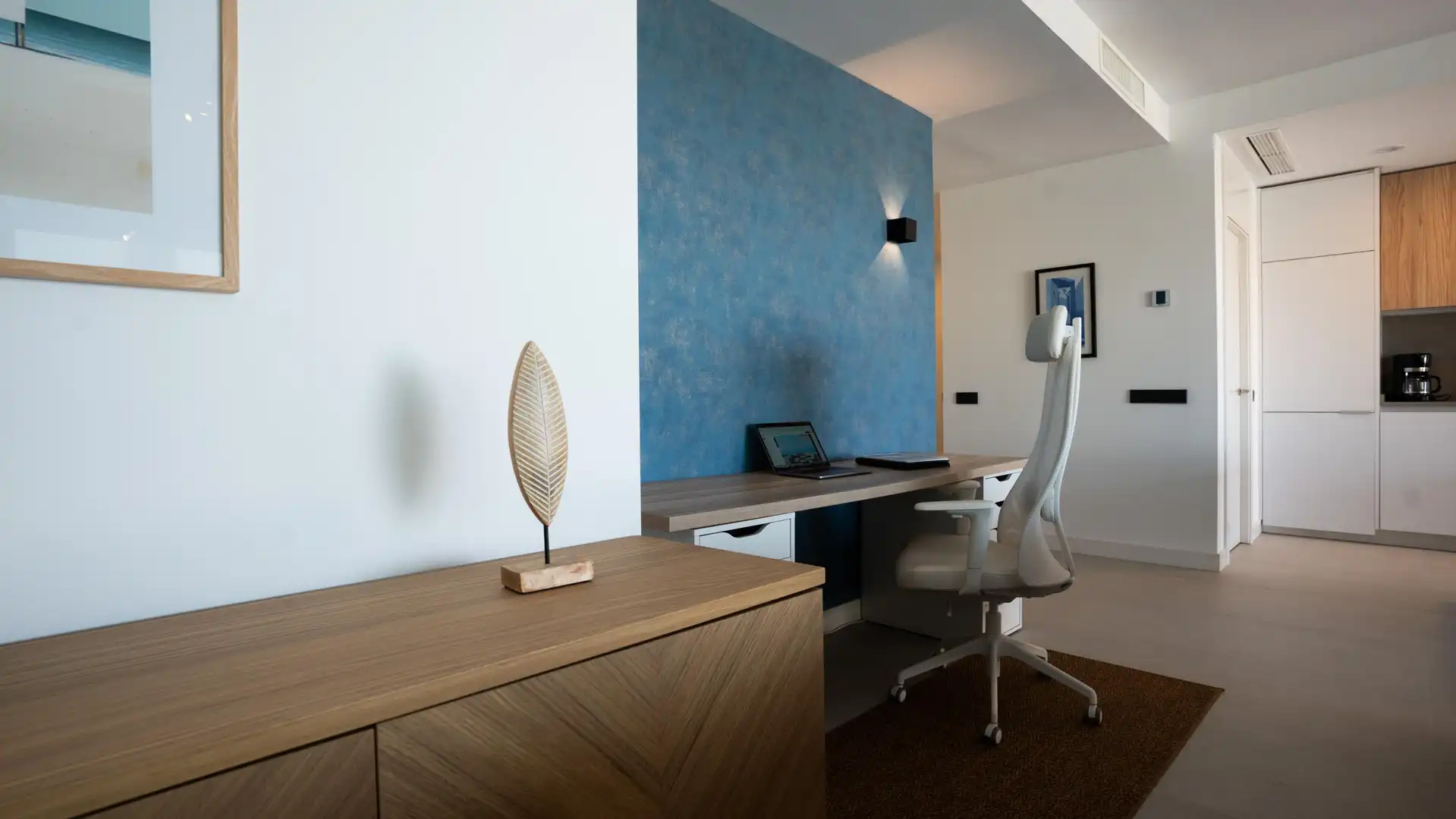 Apartamento con terraza en venta en CARRETERA LOMAS DE MARBELLA #MEDBLUE, FASE I. PORT, imagen 8