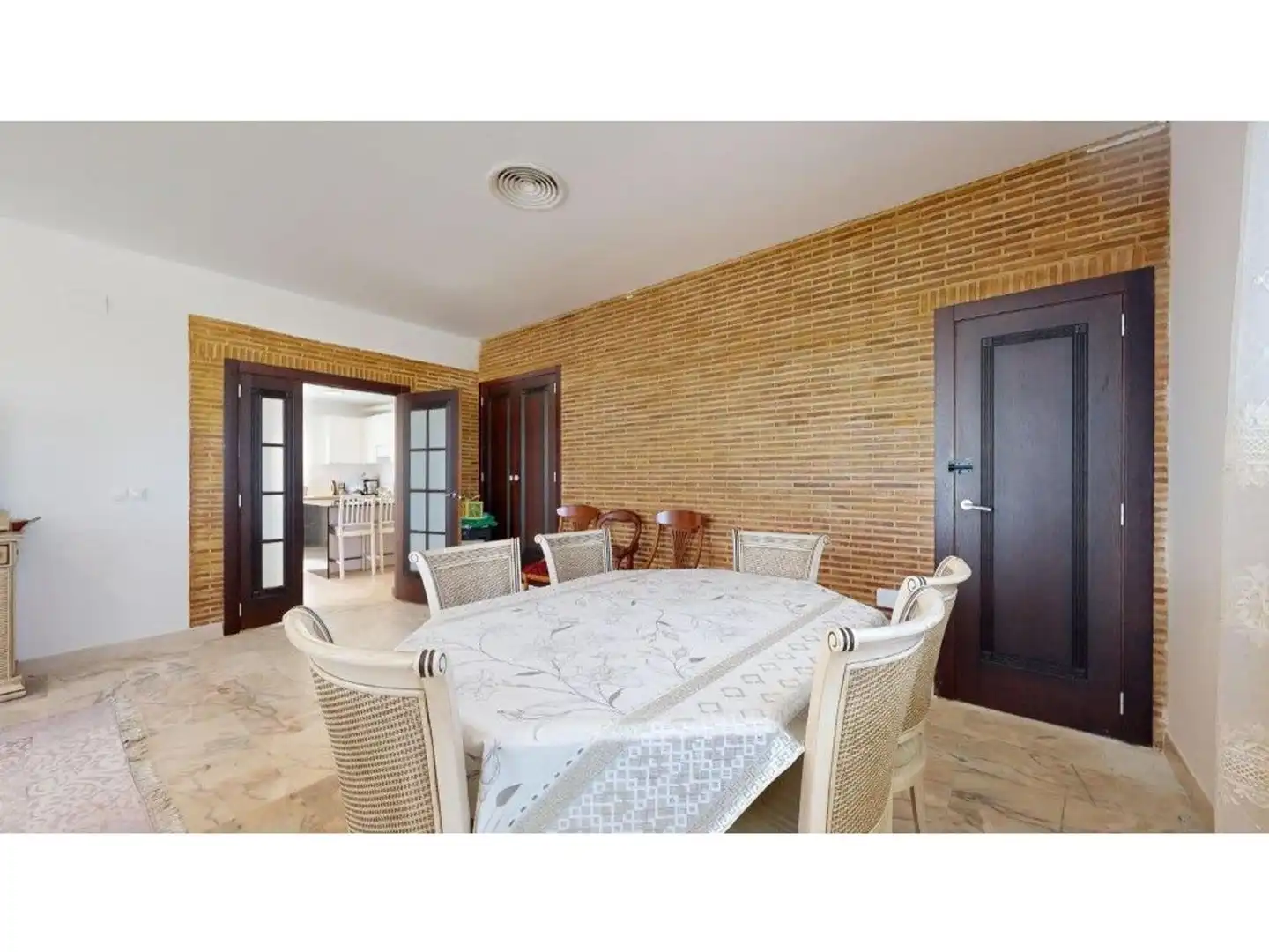 Comedor de Casa o chalet en venta en Chiva con Jardín privado, Terraza y Trastero