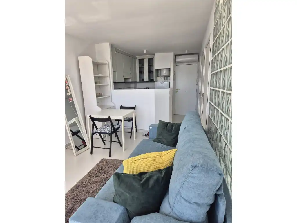 Sala d'estar de Apartament de lloguer en  Palma de Mallorca amb Aire condicionat, Terrassa i Moblat