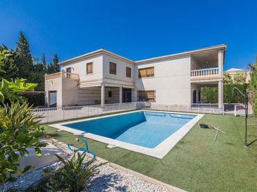 Chalet con balcón en venta en Elche ciudad