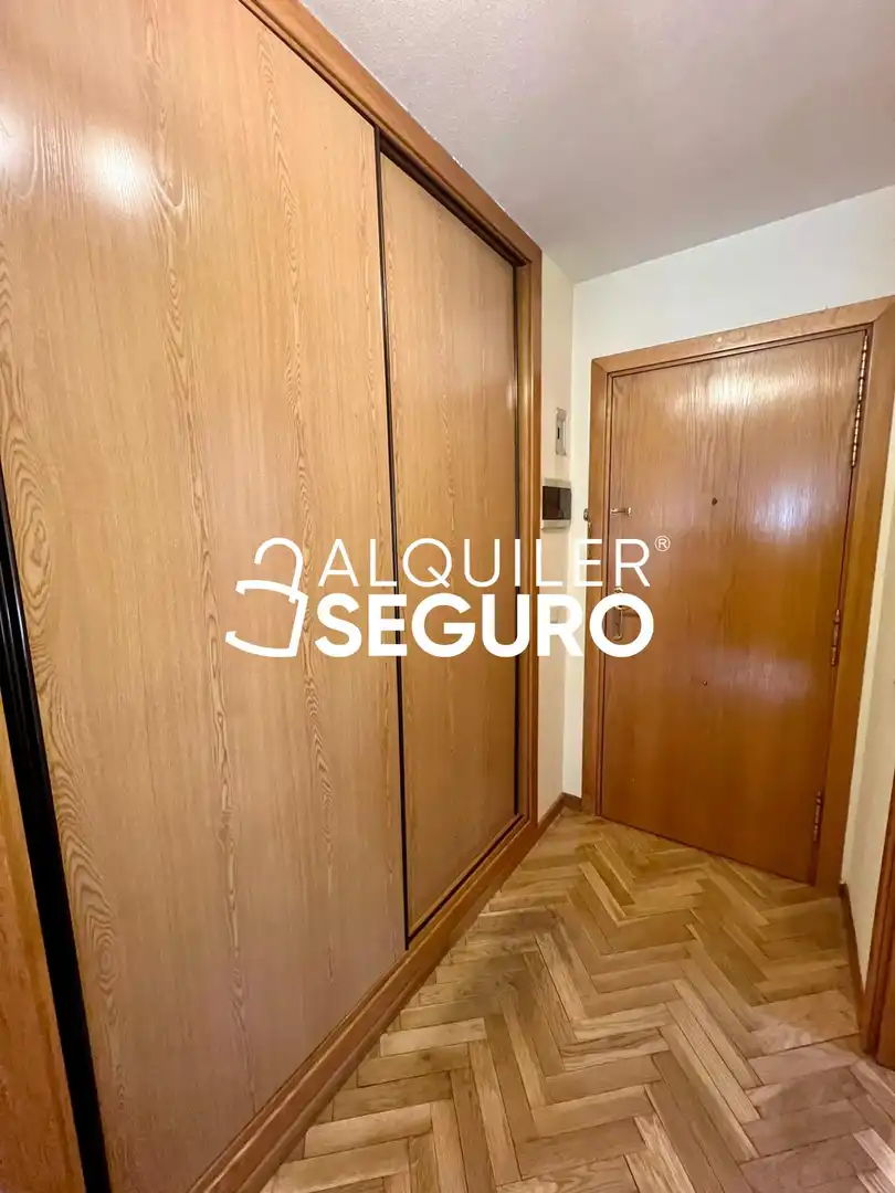 Schlafzimmer von Wohnung zur Miete in Madrid mit Klimaanlage, Heizung und Möbliert