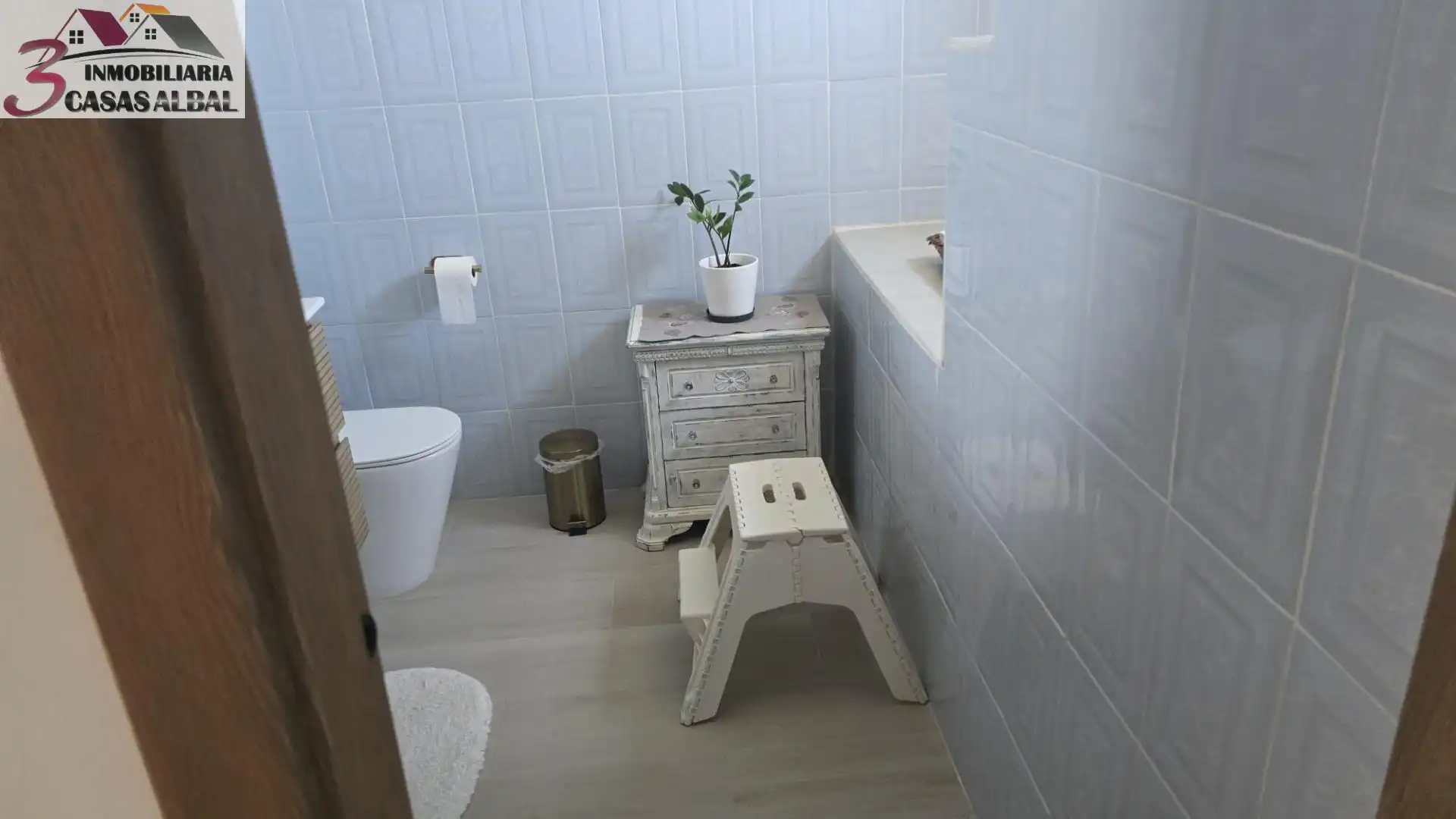 Bathroom of Houses for sale in Paterna  with Swimming Pool